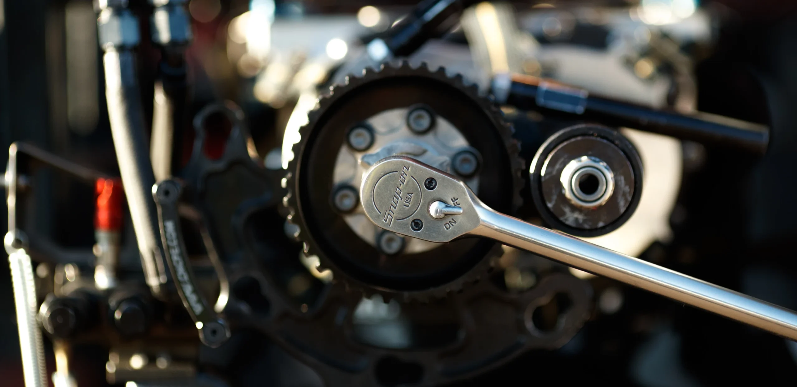 A Snap-On tool working on a gear